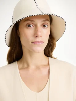 By Malene Birger Ilmura Wollm&uuml;tze^ Hats & Gloves