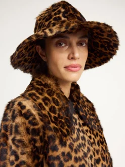 By Malene Birger Lailo Lammfellhut^ Hats & Gloves
