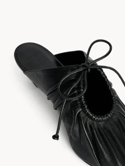 By Malene Birger Masey Mules aus Leder^ Schuhe