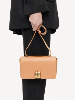 By Malene Birger Noval Schuldertasche aus Leder^ Taschen